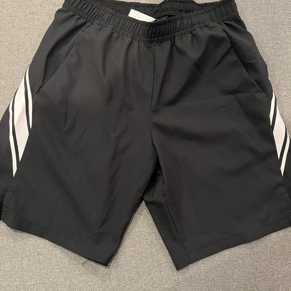 Nike men’s shorts size medium new without tags